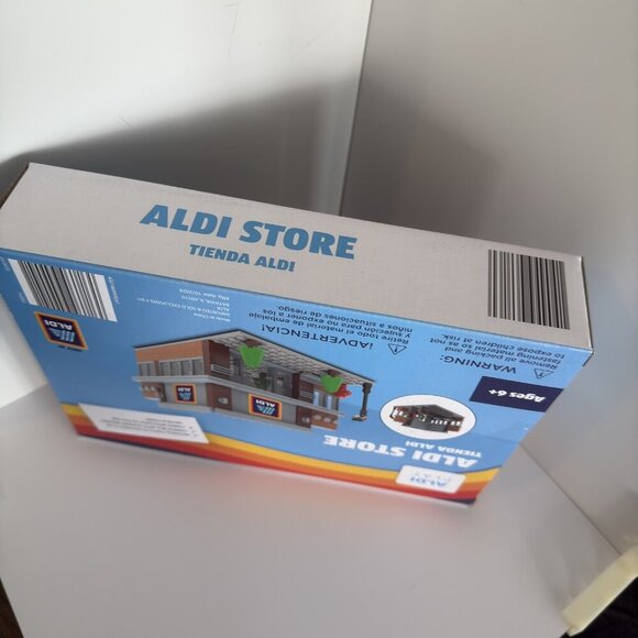 ALDI Play Store And Truck Bricks Building Lego Bundle Aisle of Shame - Picture 11 of 13